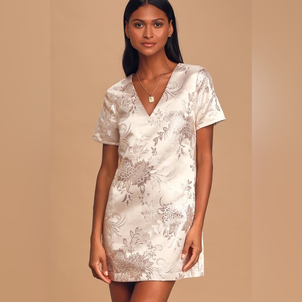 Lulus ✨Go with the Glow Metallic Champagne Floral Jacquard Shift